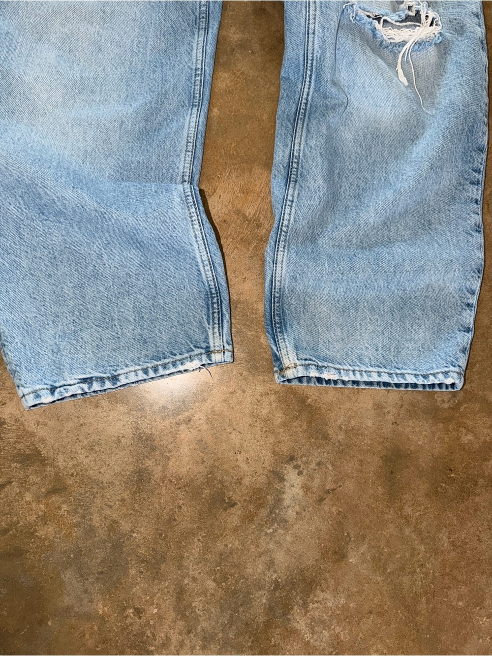 &Denim High Waist Baggy Loose Fit Distressed Jeans Size 6 Light Wash Denim - Picture 3 of 10
